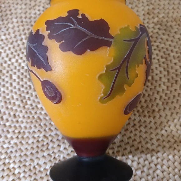 Vintage Chinese Peking Glass Vase